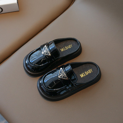 Tavasz nyár Gyerek bőrcipők Zárt orrú divatos naplopók Princess Slip on tömör félpapucs puha talpú csúszásmentes lánycipő