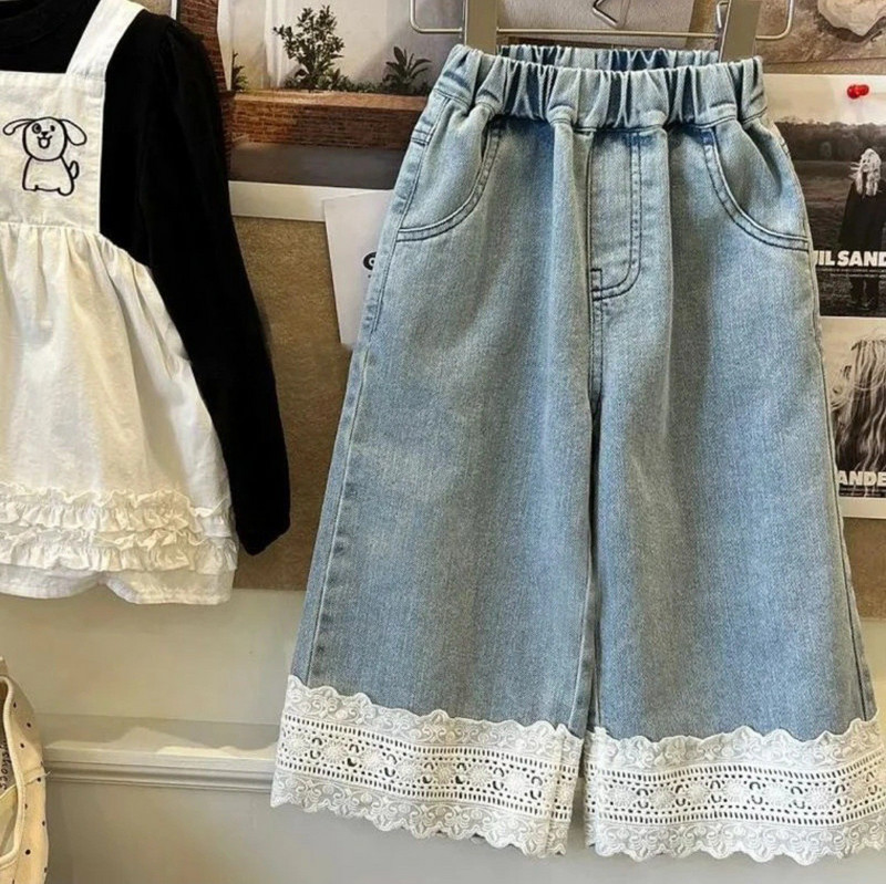 2024 Френски детски панталони за момичета Сладки дантелени пачуърк дънки Прохождащо момиче Каваи Ежедневни панталони с камбанка с бродирани цветя 2-7 г.