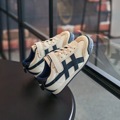 Puha bőr Forrest Gump cipők gyerekeknek 2023 új tavaszi és őszi sportcipők fiúknak, deszkás cipők lányoknak, kicsiknek