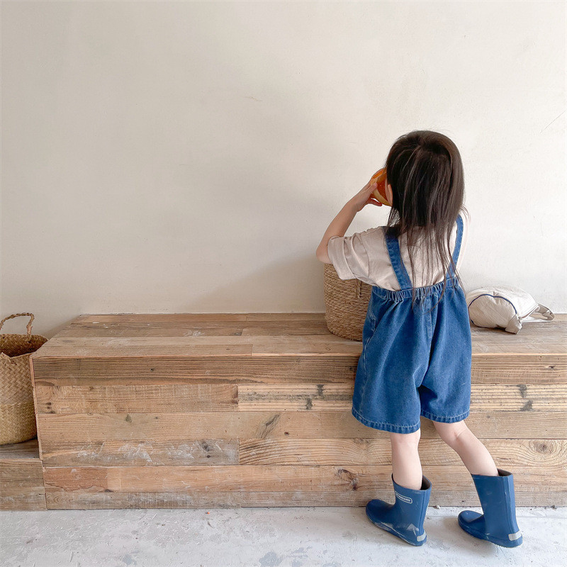 2023 Летни нови детски дънкови гащеризони Сладки къси панталони с презрамки за момичета Бебешки момчета Дънкови шорти Модни детски дънкови къси панталони Ежедневни панталони