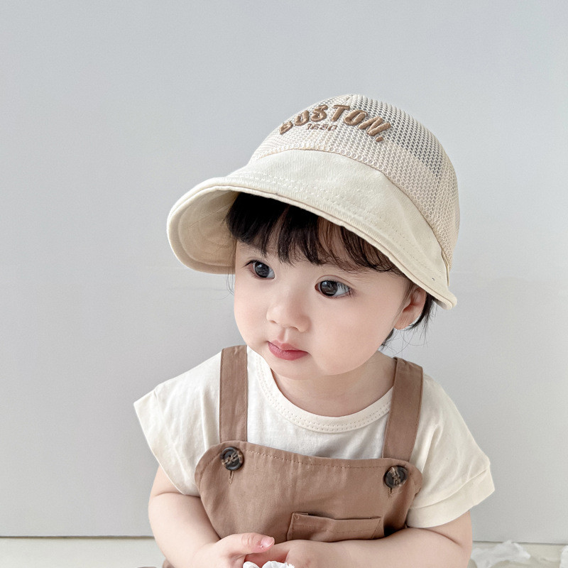 Нови летни бебешки слънчеви шапки Прохождащи деца Бейзболна шапка за пътуване Момчета Шапка с козирка Външна мрежеста шапка за деца и момичета Слънцезащитна шапка