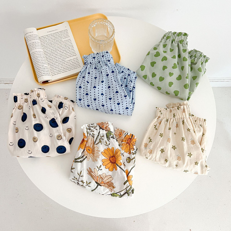 Angoubebe 232K05 Ежедневно облекло с дълги панталони с флорален принт за бебета и момичета, носено през лятото