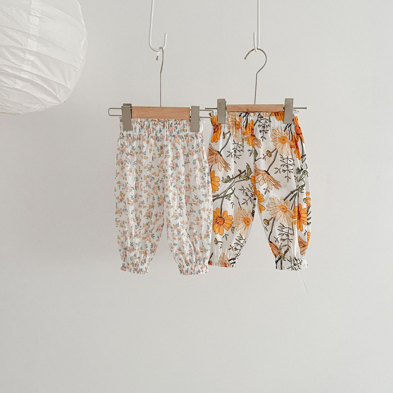 Angoubebe 232K05 Ежедневно облекло с дълги панталони с флорален принт за бебета и момичета, носено през лятото