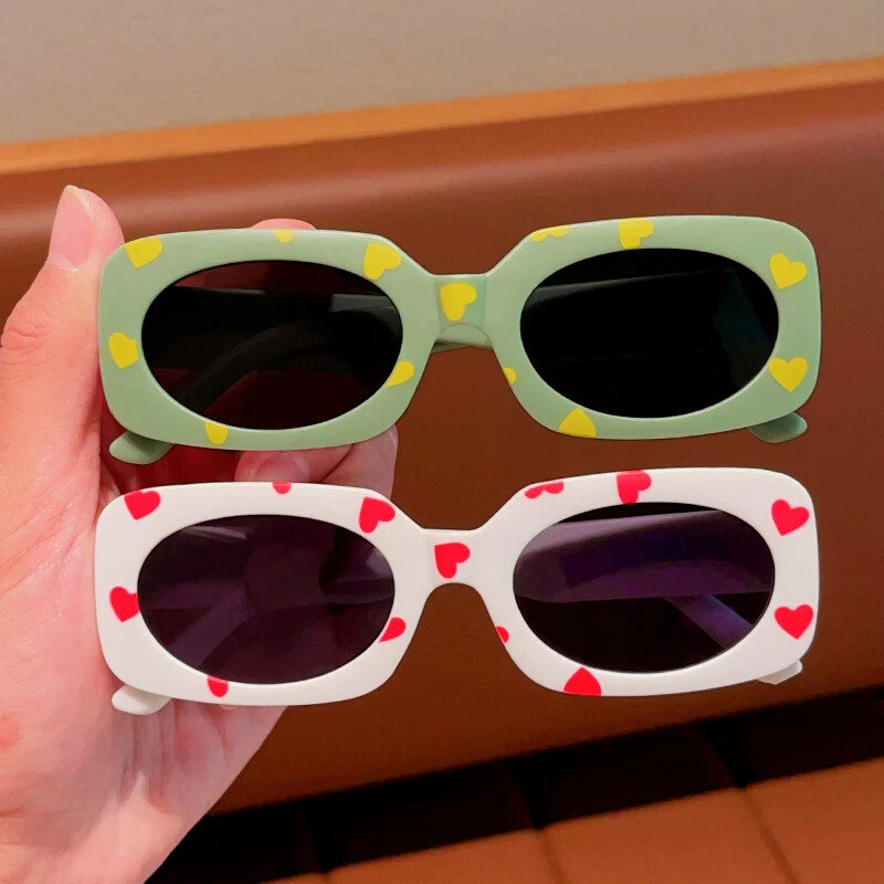 2024 Új Gyermek Vintage Színek Téglalap alakú Szíves napszemüvegek UV400 Lányok Fiúk Divatvédelem Napszemüvegek Gyerek napszemüvegek