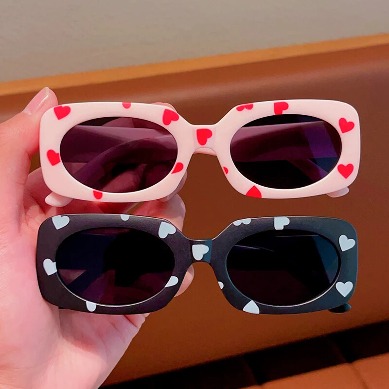 2024 Új Gyermek Vintage Színek Téglalap alakú Szíves napszemüvegek UV400 Lányok Fiúk Divatvédelem Napszemüvegek Gyerek napszemüvegek