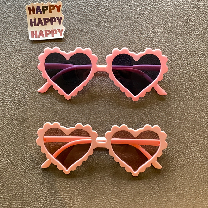 2023 Нови детски ретро цветни слънчеви очила със сърце на вълна UV400 Модни слънчеви очила за защита на открито за момичета и момчета Детски слънчеви очила