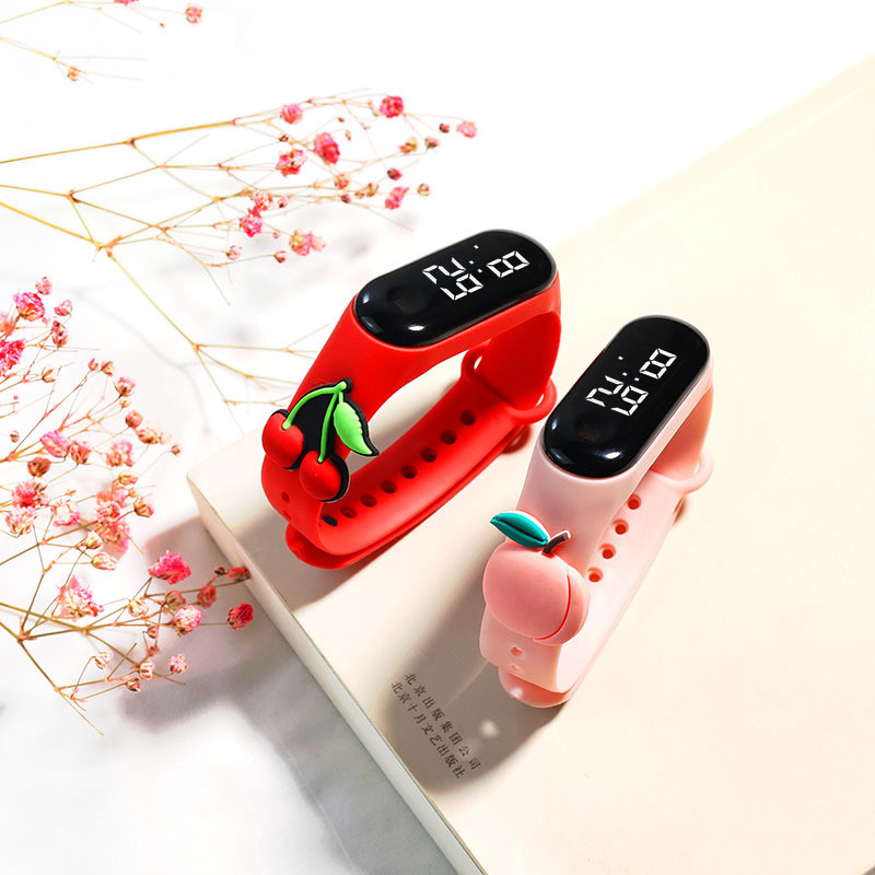 Divat Gyermek Elektronikus karóra Világító LED Gyümölcs Sport Karkötő Lány Fiú Órák Elektronikus Szilikon Karóra Gyerekeknek