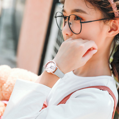 UTHAI BK44 gyermek gyermek diák lány analóg kvarc óra aranyos