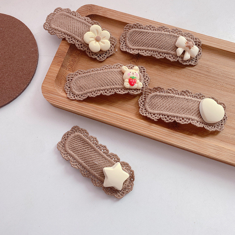 2 DB/Szett Aranyos kötött hajtűk Lányoknak Rajzfilm Virágok Csíkcsomó Dekoratív Hajkapcsok Gyermek BB Clipek Hajkiegészítők