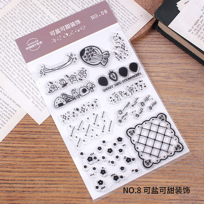 A napi használatú számokhoz akril fogantyúkkal, a diákszámlákhoz készült dekoratív bélyegzők pedig scrapbookozáshoz használhatók