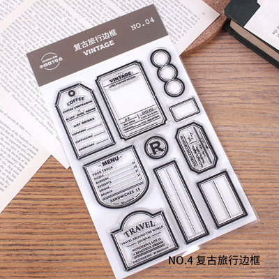 A napi használatú számokhoz akril fogantyúkkal, a diákszámlákhoz készült dekoratív bélyegzők pedig scrapbookozáshoz használhatók