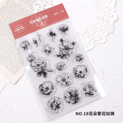 A napi használatú számokhoz akril fogantyúkkal, a diákszámlákhoz készült dekoratív bélyegzők pedig scrapbookozáshoz használhatók