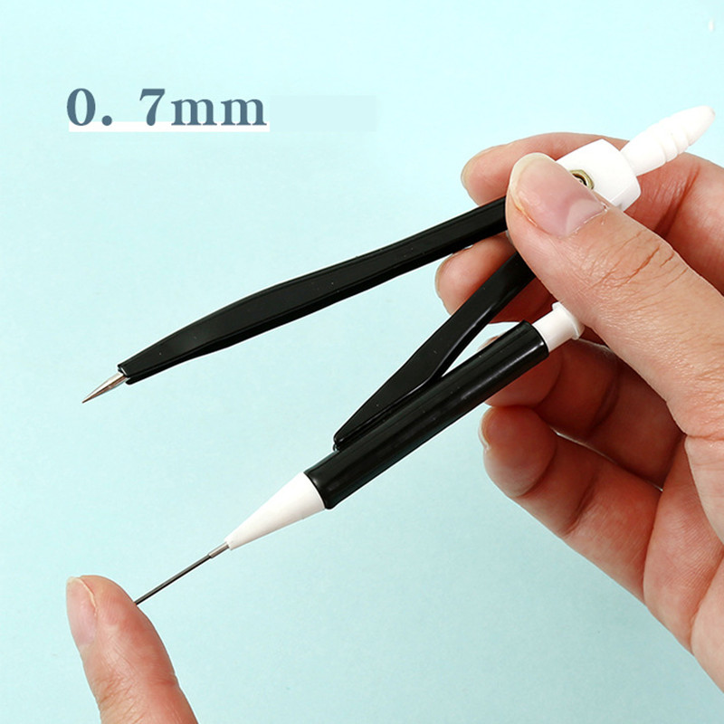 Iskolai felszerelések iránytűk ceruzával, csavaros rajzeszközzel matematikai vonalzó fekete aranyos kawaii