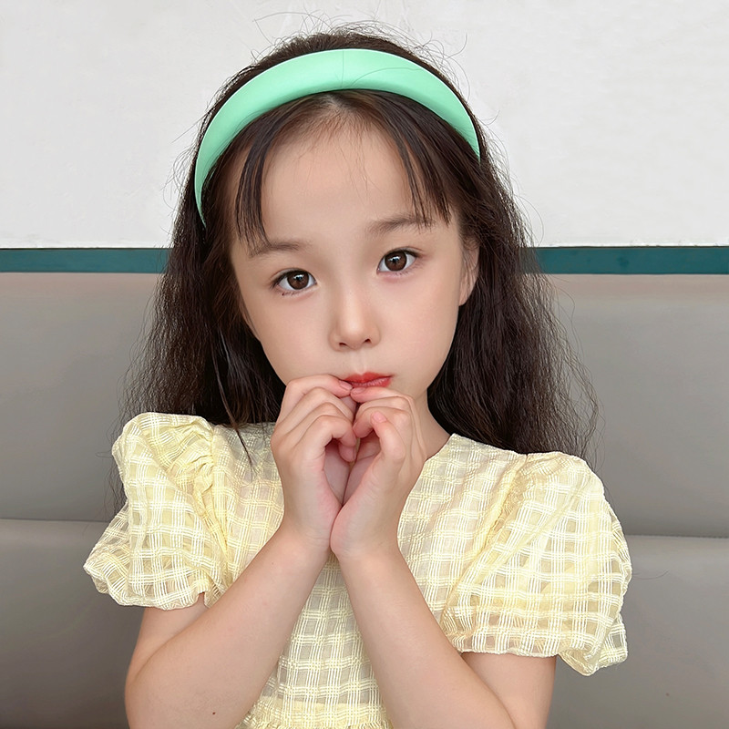 2023 New Children Lovely Headband Kids Γλυκά αξεσουάρ για τα μαλλιά Βρεφικά κορίτσια Χαριτωμένο σφουγγάρι καραμέλα με ευρεία άκρη φθορίζον μασίφ στεφάνι μαλλιών