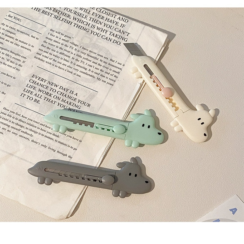 1PC Cute Puppy Cutter Utility Knife Πλαστικό Μικρό και Συμπαγές Κοφτερό αναδιπλούμενο Εργαλείο κοπής χαρτιού ανοιχτήρι κουτιού ανοίγματος γραμμάτων