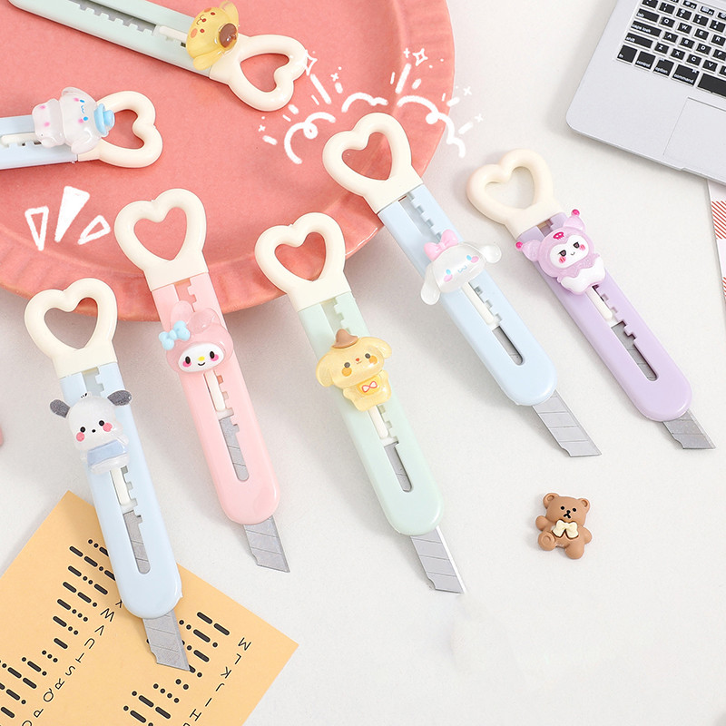 Mini cuțit de tăiat hârtie Sanrio Macaron drăguț, autocolant colorat, lucrat manual, ambalaj expres, tăietor de artă, papetar de desene animate pentru studenți
